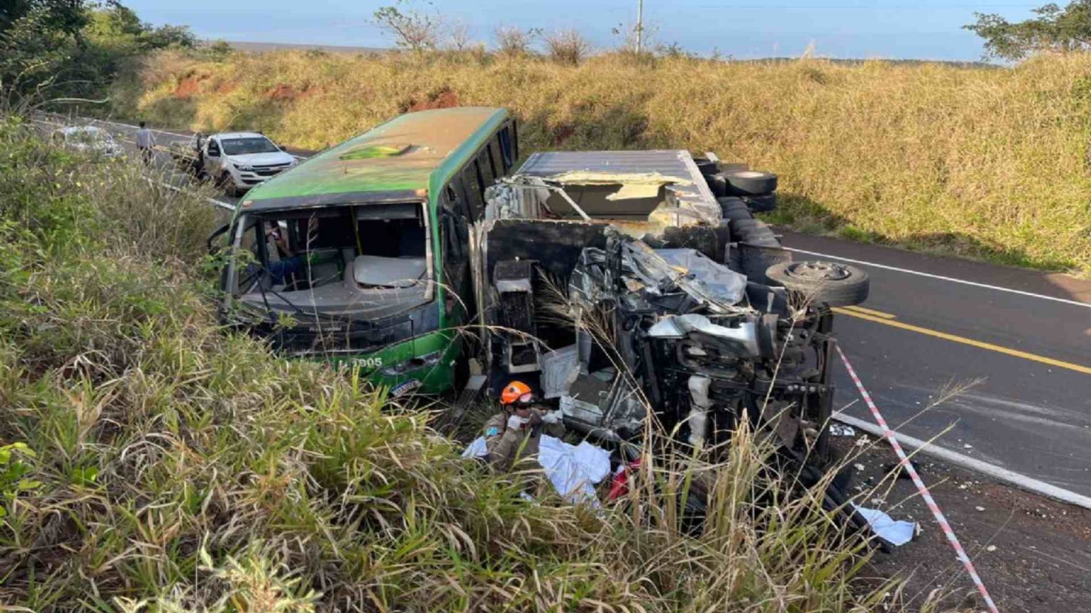 Caminhoneiro morreu na hora - Foto: Jornal da Nova