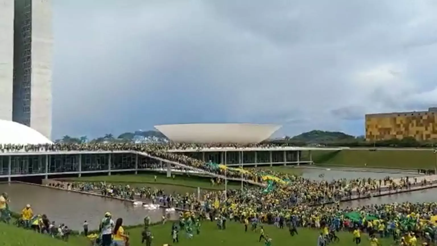 (Foto: Reprodução/Twitter/Metrópoles)