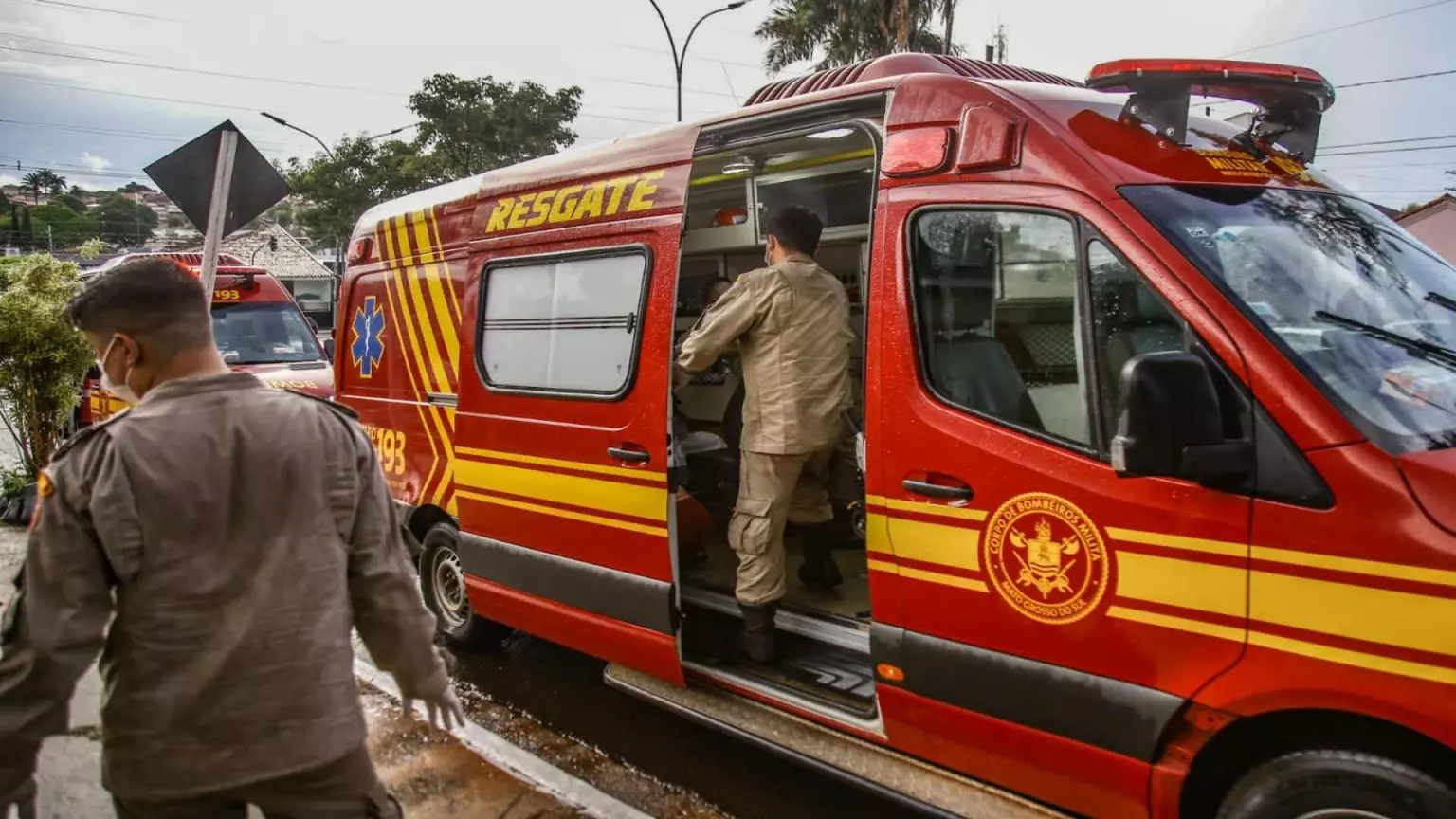 Vítima foi socorrida pelo Corpo de Bombeiros - Foto: Nathalia Alcantara/Midiamax