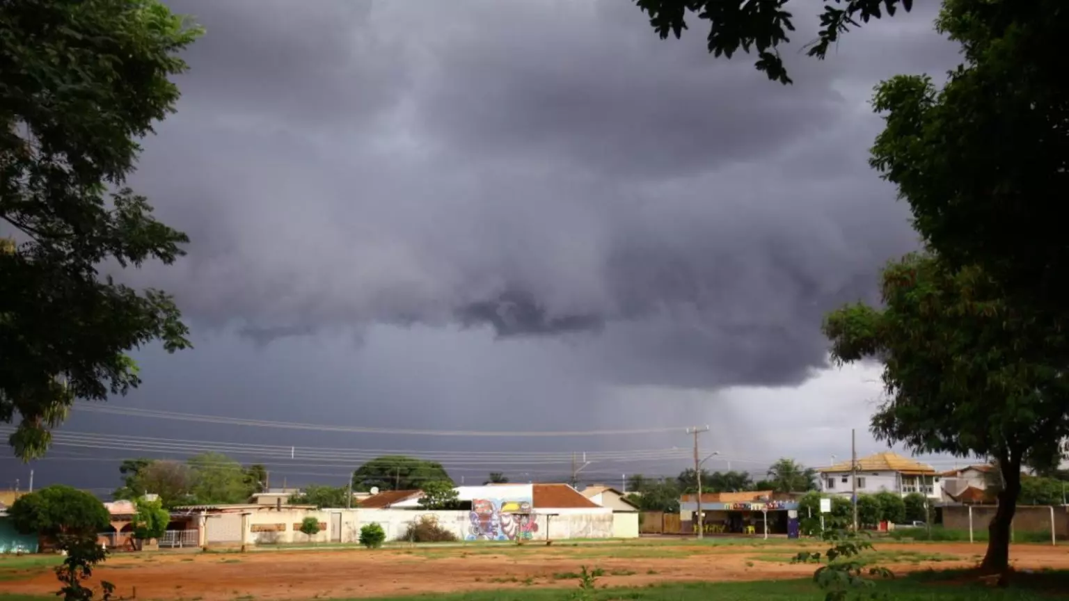 Chuva é esperada em Campo Grande (Foto: Nathália Alcântara)