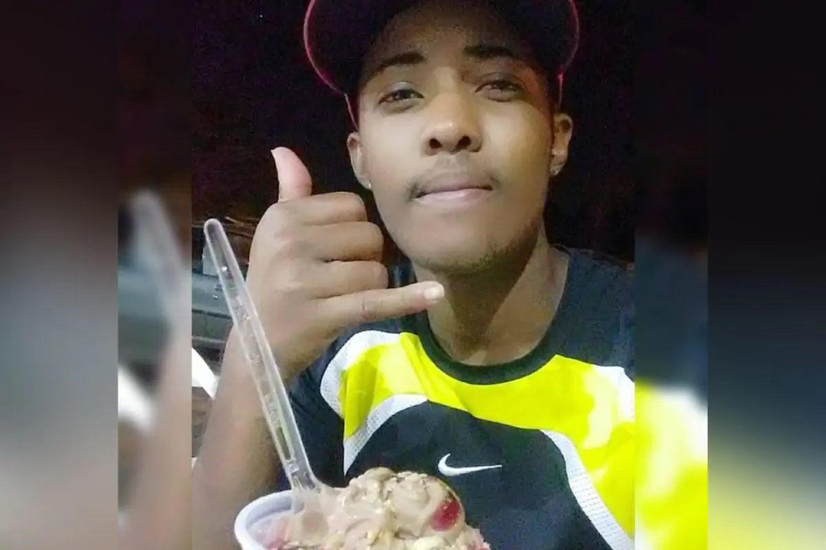 Alexandre tinha 21 anos e se apresentava nas redes sociais como membro da Família 067 do Grau (Foto: Reprodução)