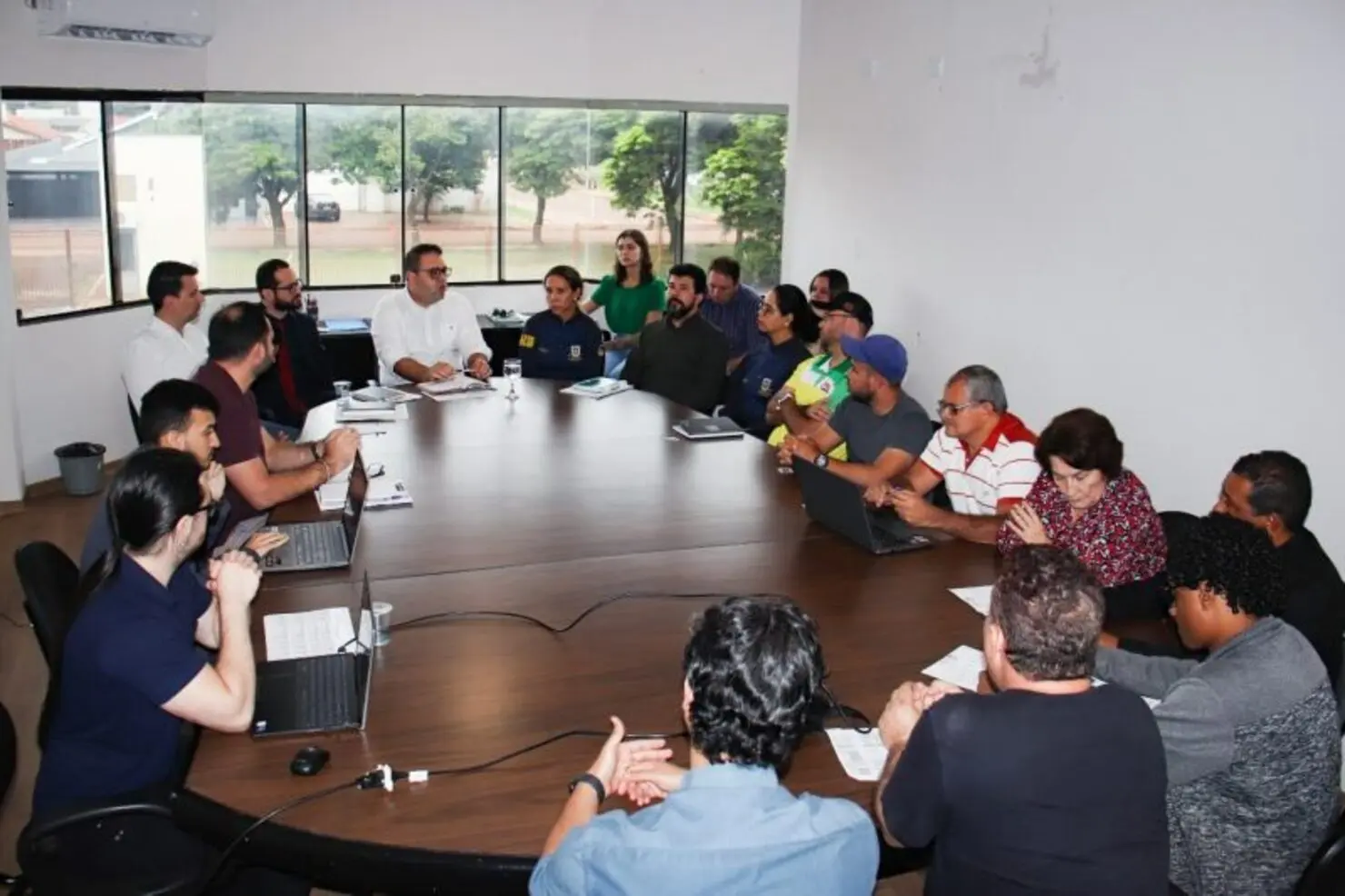 Reunião aconteceu na prefeitura de Dourados (Foto: Reprodução/Rodrigo Pirola)