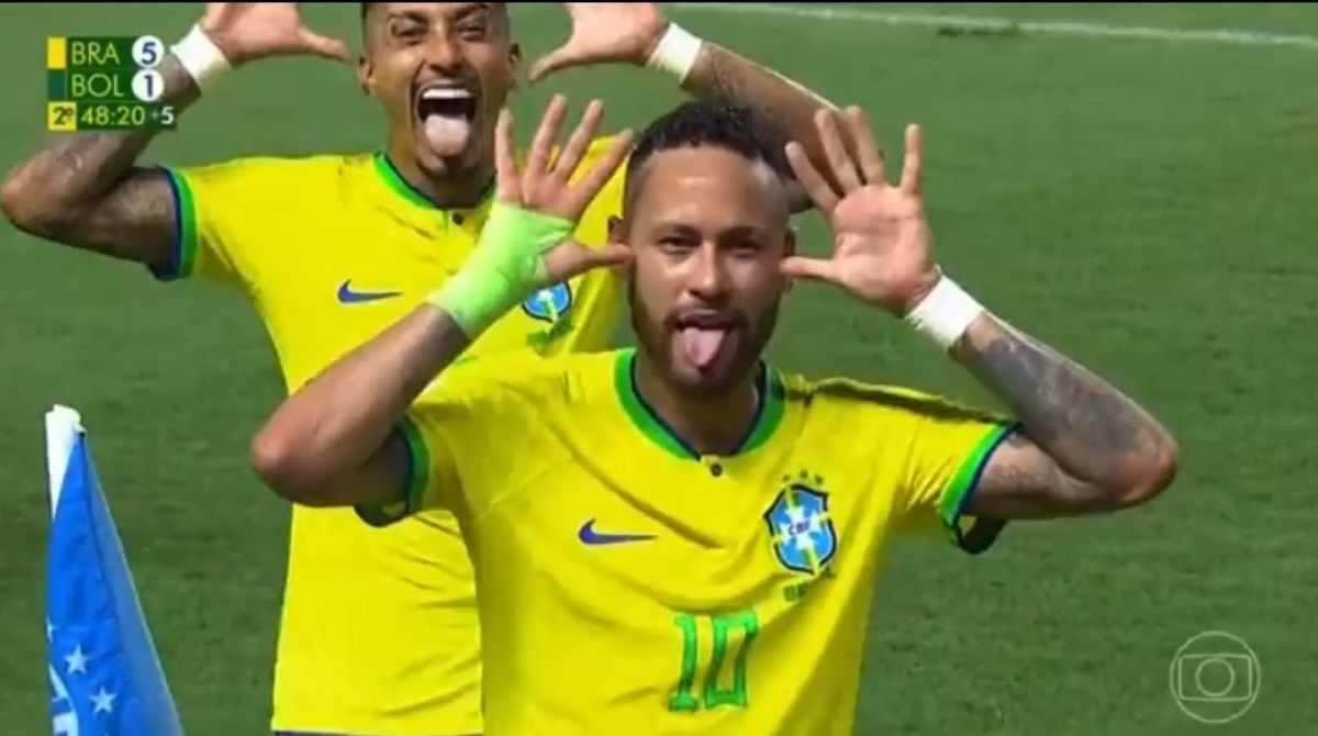 Jogadores comemorando a vitória da seleção - (Foto: Reprodução, TV Globo)