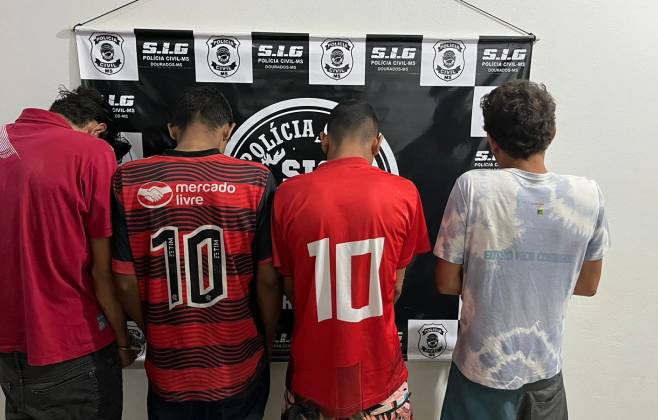 Grupo foi identificado e preso pela pol&iacute;cia - Foto: Divulga&ccedil;&atilde;o