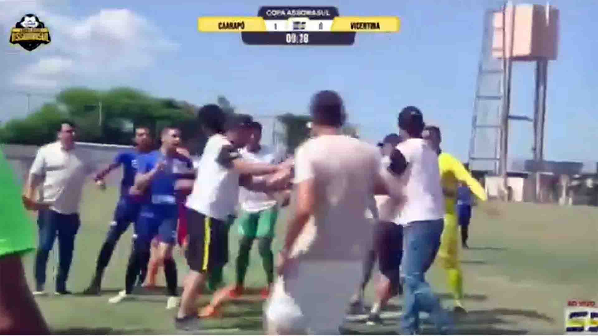 Confusão entre prefeitos paralisa partida da Copa Assomasul (TV Sobrinho, Reprodução)