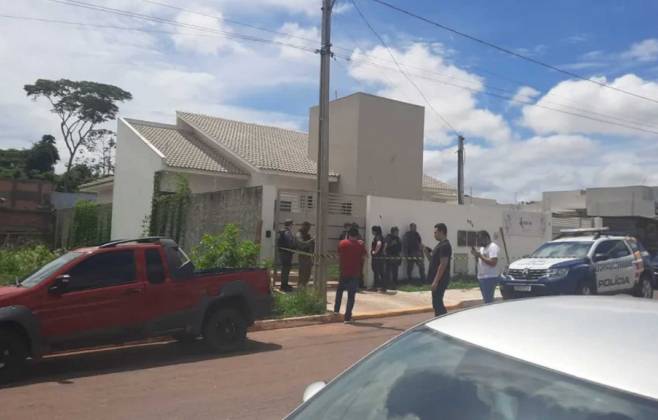 Homem invadiu a casa das v&iacute;timas e as atacou com uma faca; Foto: Reprodu&ccedil;&atilde;o/TV Centro Am&eacute;rica