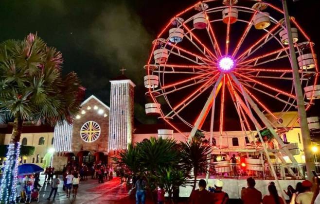 Roda gigante encantou os visitantes que fizeram longas filas para o brinquedo (Foto: Rodrigo Pirola/Prefeitura de Dourados)