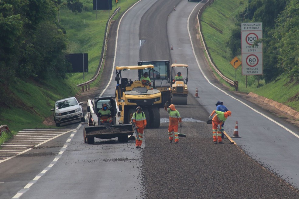 Rodovia tem vários pontos de interdições.  Foto: CCR-MSVias/Reprodução