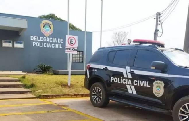 Segunda mulher envolvida foi levada para a delegacia ap&oacute;s receber atendimento m&eacute;dico; Foto: Divulga&ccedil;&atilde;o