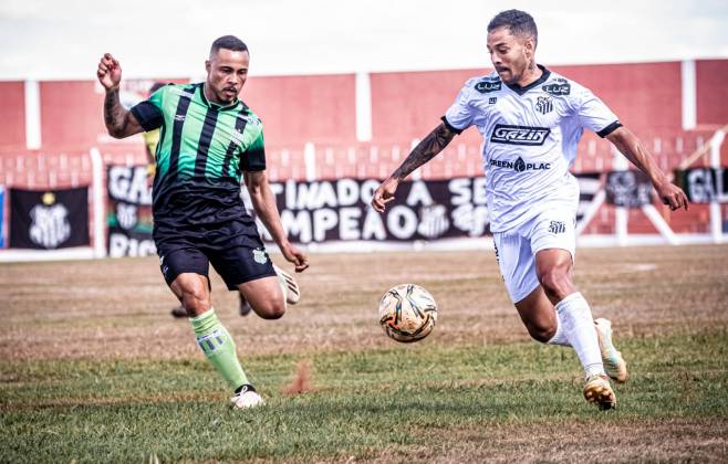 Operário (Camisa branca) venceu o Náutico e conquista a segunda vitória seguida na competição ? Foto: @eduardofotoms