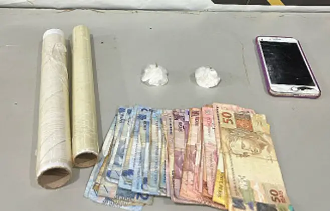 Droga, segundo o autor, seria para consumo pr&oacute;prio; Foto: Policia Civil