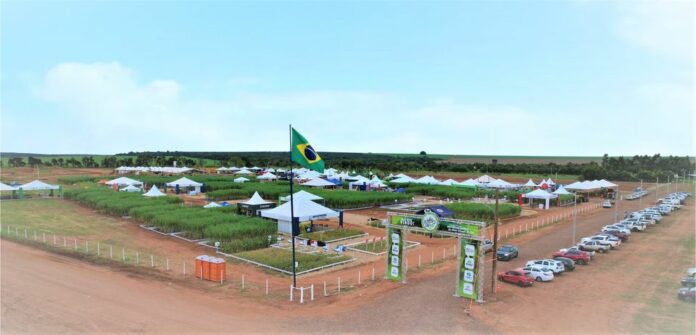 Conforme os organizadores, serão 180 mil metros quadrados reservados para a feira, com campos demonstrativos de variedades de cana-de-açúcar, além de outras culturas como soja e milho.