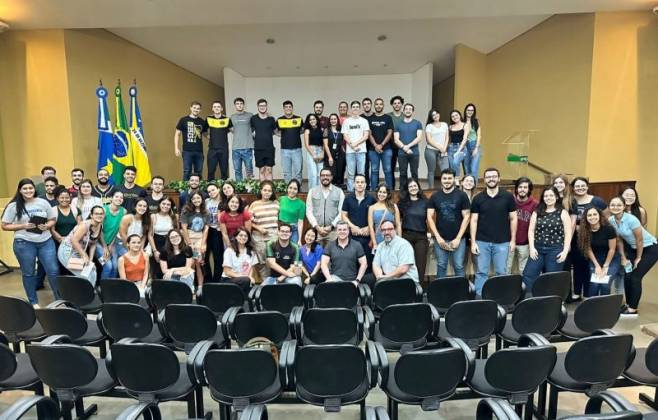 Encontro na UFGD definiu o trabalho que ser&aacute; desenvolvido pelos acad&ecirc;micos junto &agrave; popula&ccedil;&atilde;o (Foto: Divulga&ccedil;&atilde;o/Sems)