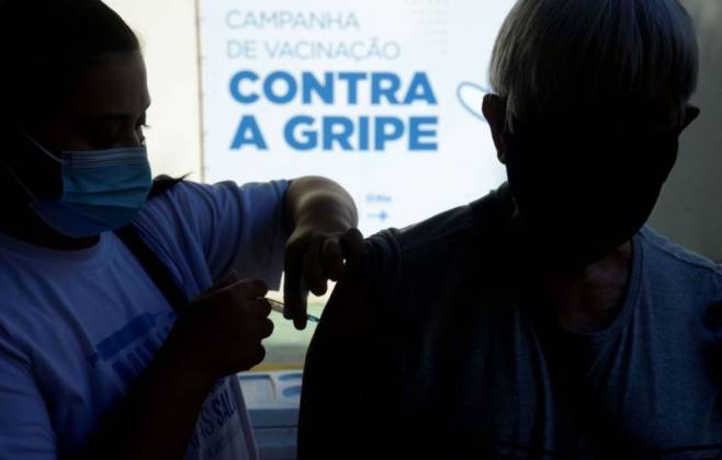 Campanha Nacional est&aacute; aberta para grupos priorit&aacute;rios determinados pelo Minist&eacute;rio da Sa&uacute;de (Foto: Tomaz Silva/Ag&ecirc;ncia Brasil)