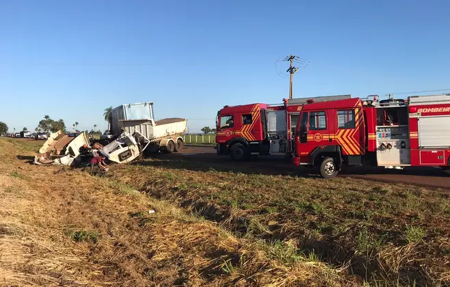 O acidente ocorreu na manhã desta quinta-feira (25). - Foto: Dyego Queiroz