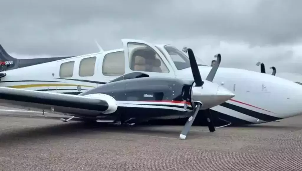 Aeronave da dupla sertaneja Jads e Jadson após pouso de emergência (Foto: Direto das Ruas) - CREDITO: CAMPO GRANDE NEWS