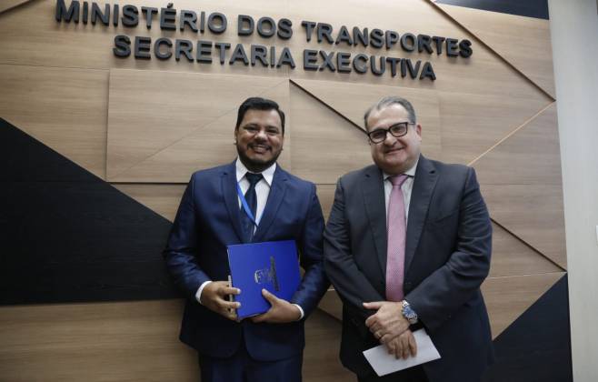 Marcelo Mour&atilde;o com o secret&aacute;rio executivo do MT, George Santoro