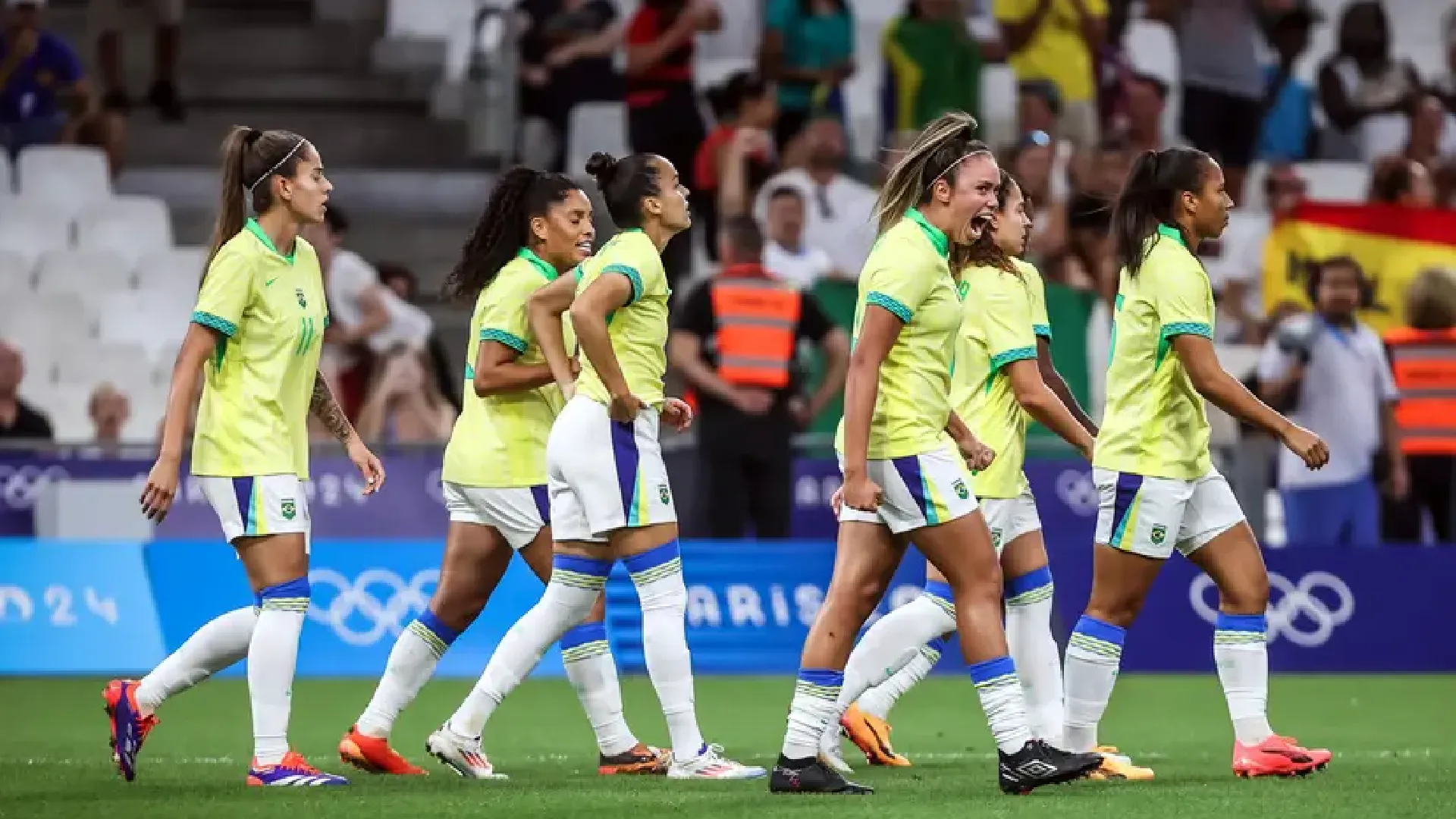 Seleção feminina de futebol se classificou para a final (Foto: Gaspar Nóbrega, COB)