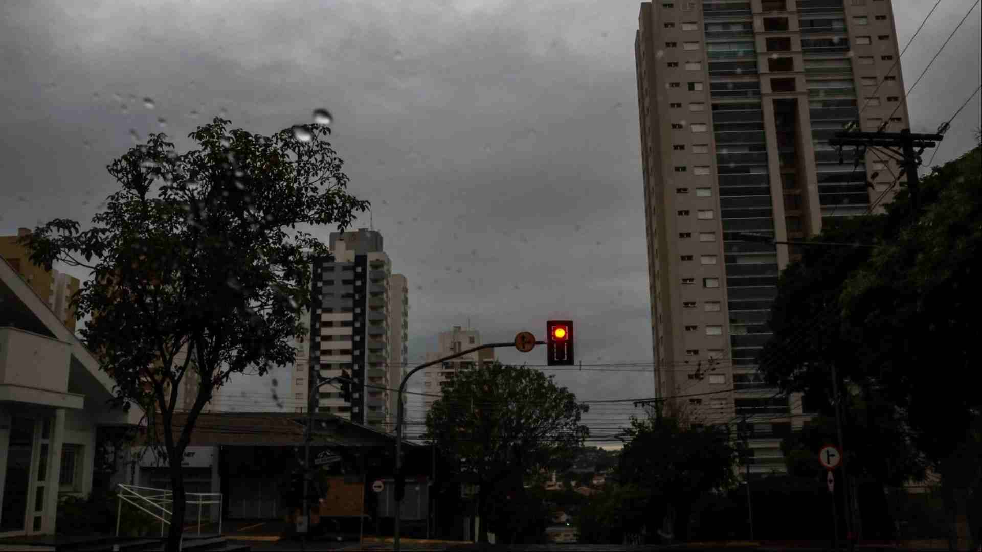 Há chance de chuva para MS neste domingo (15). (Ana Laura Menegat, Midiamax)