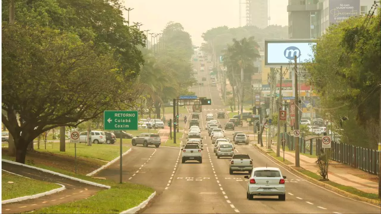 Fumaça intensa em Campo Grande (Nathalia Alcântara, Midiamax)