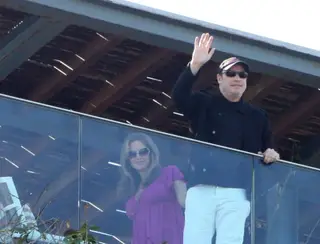 John Travolta está hospedado em Ipanema e visita pontos turísticos do RJ