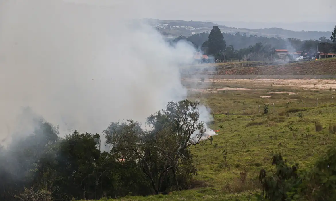 SP: Defesa Civil prorroga alerta de risco de incêndios no estado