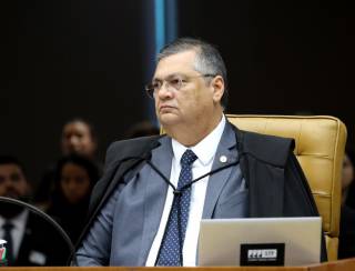 Ministro Flávio Dino Intensifica Combate a Crimes Ambientais no Brasil