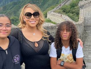 Mariah Carey aproveita pausa para levar filhos à Grande Muralha da China