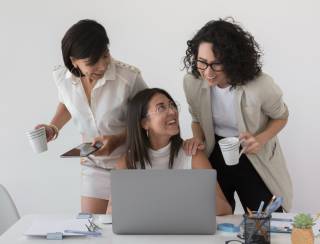 Governo lança plano de igualdade salarial entre mulheres e homens