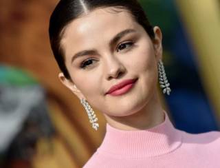 Selena Gomez rebate críticas após dizer que não pode ter filhos: 'Há poder em ser vulnerável'