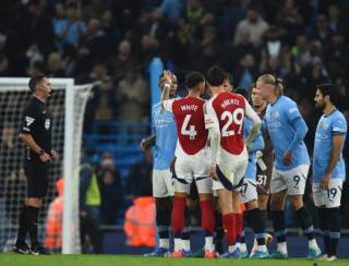 Haaland e Gabriel Jesus trocam ofensas em Manchester City x Arsenal