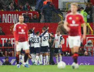 Tottenham passa por cima do Manchester United em pleno Old Trafford