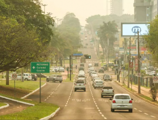 Força do vento aumenta intensidade de fumaça em Mato Grosso do Sul