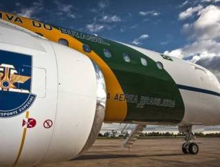 Governo discute compra de novo avião após falha deixar Lula voando em círculos