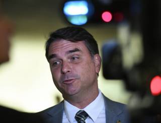 Flávio Bolsonaro defende pai após críticas de Silas Malafaia sobre eleições: 