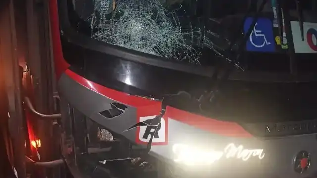 Ônibus atropela romeiros na Via Dutra e deixa um morto; há feridos