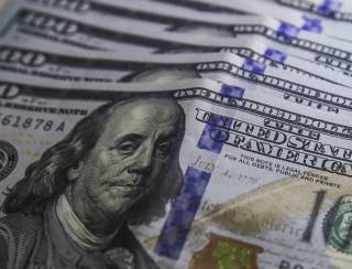 Dólar sobe para R$ 5,65 com queda do petróleo e eleições nos EUA