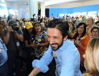 Ricardo Nunes realiza caminhada na zona sul e diz que Bolsonaro reforça um pouco mais a reta final de sua campanha