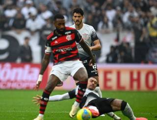 Copa do Brasil: Flamengo segura empate com Corinthians e chega à final