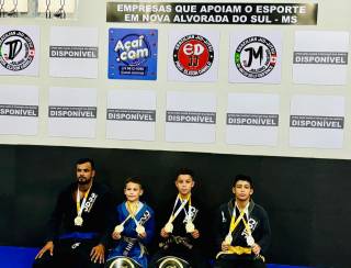 Atletas de Nova Alvorada do Sul dão show e conquistam títulos na Copa Kids e GP Solidário de Jiu-Jitsu em Campo Grande