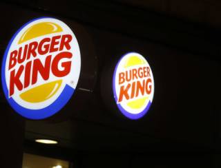 Funcionária do Burger King é demitida após identificar cliente como 'debmental'