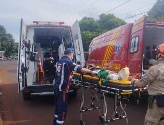 Motorista de caminhonete invade preferencial e atropela motociclistas em Dourados