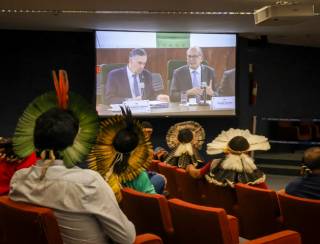 Senadores querem reabrir debate sobre demarcação de terras