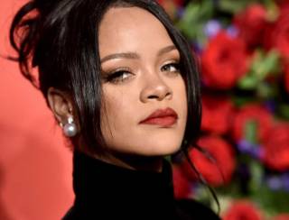 Rihanna encoraja americanos a irem às urnas: 'Votem, porque eu não posso'