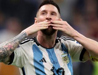 Técnico da Argentina anuncia lista para as Eliminatórias com Messi e Almada