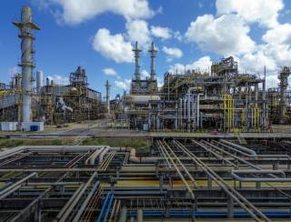 Refinaria da Petrobras vai transformar poluente em produto rentável