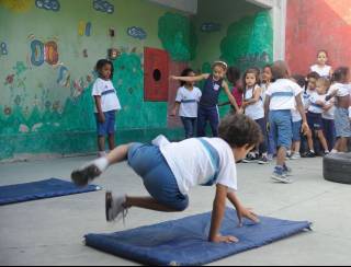 Justiça proíbe estado do Rio de usar verba de Educação para Segurança