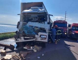 Caminhoneiro se distrai ao filmar paisagem e acaba morto ao se envolver em acidente na região de Bataguassu