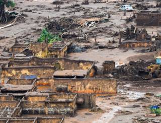 Justiça Federal absolve Samarco e BHP pelo rompimento da barragem de Fundão