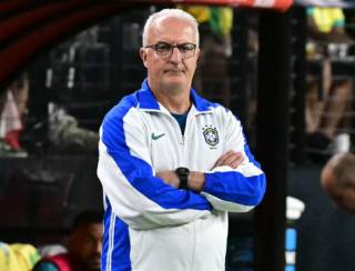 Dorival chama laterais Alex Telles e Dodô para jogo da seleção contra o Uruguai